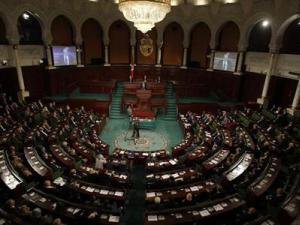 الائتلاف الحاكم في تونس يقبل مبدئيا خطة اتحاد الشغل لإنهاء الأزمة السياسية