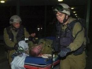 إصابة ستة جنود صهاينة هاجمهم فلسطيني بسيارته