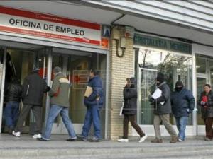 El paro llega a 6.202.700 personas y la tasa al 27,16 por ciento en el primer trimestre