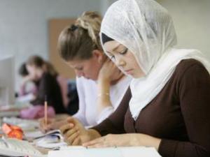 Mujeres musulmanas, el grupo más discriminado en el mercado laboral
