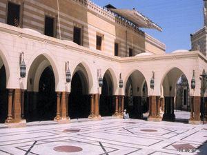 السيدة نفيسة .. كريمة الدارين