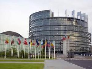 Primera parlamentaria con velo en el Parlamento Europeo