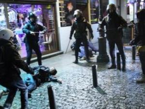 Periodistas agredidos por la policía española en una protesta